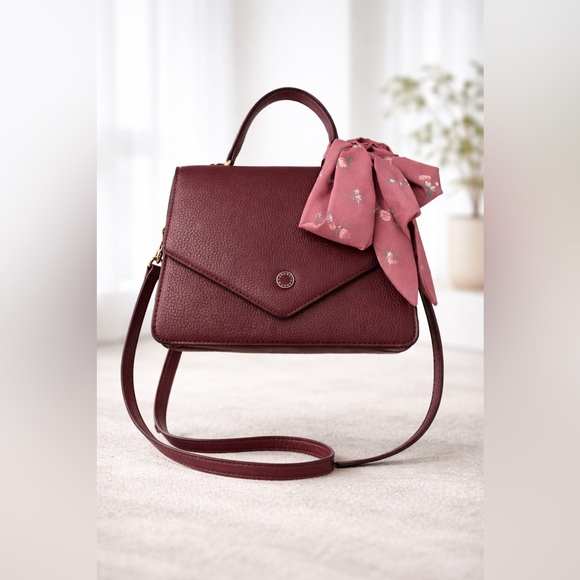 Steve Madden Handbags - Steve Madden Bjill Top Handle Maroon Purse